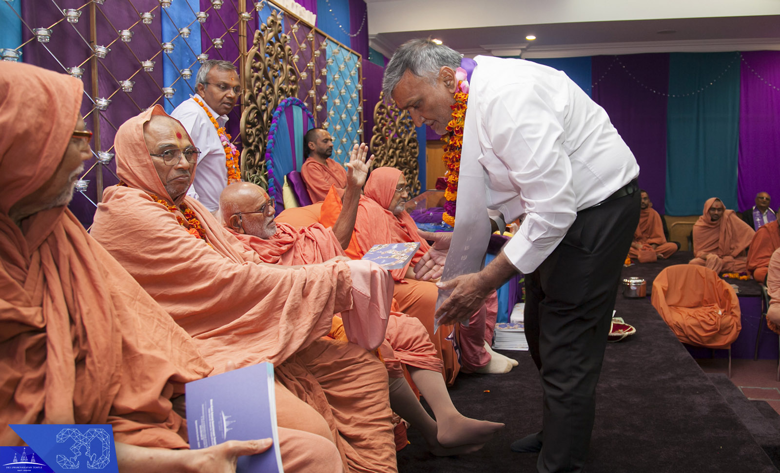 ©1987-2017 SKS Swaminarayan Temple East London